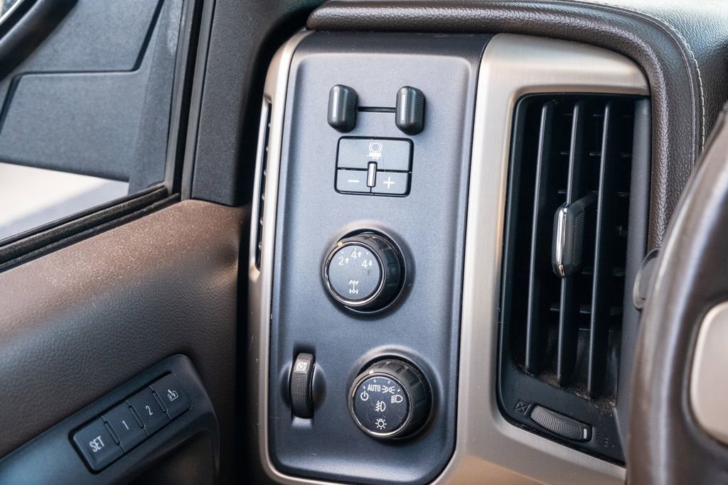 Used 2015 GMC Sierra 2500 Denali w/ Duramax Plus Package image 21