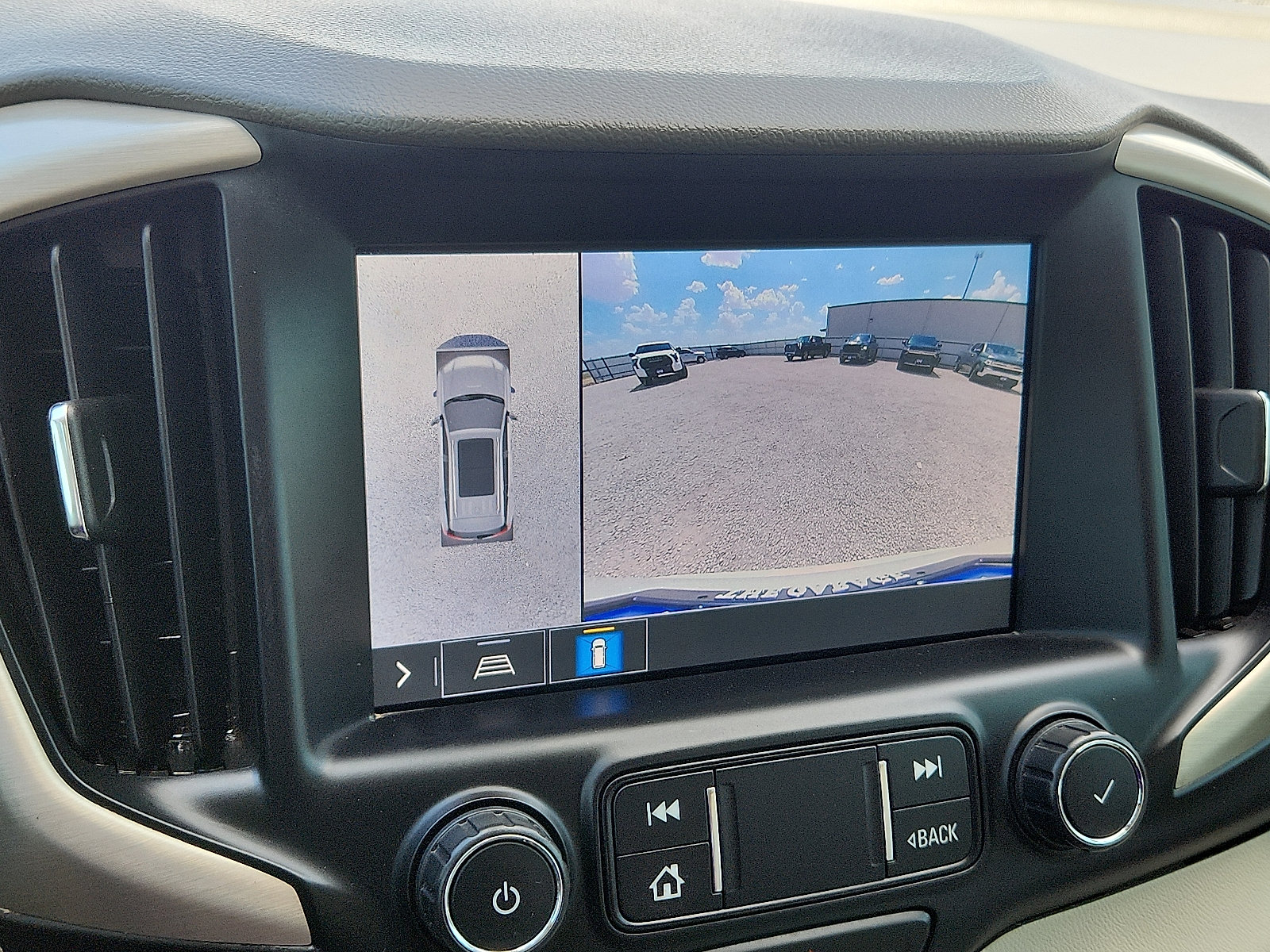 Used 2020 GMC Terrain Denali w/ Denali Premium Package FWD image 14
