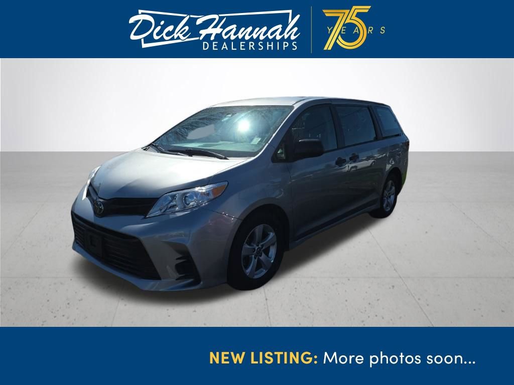 Used 2018 Toyota Sienna L image 1