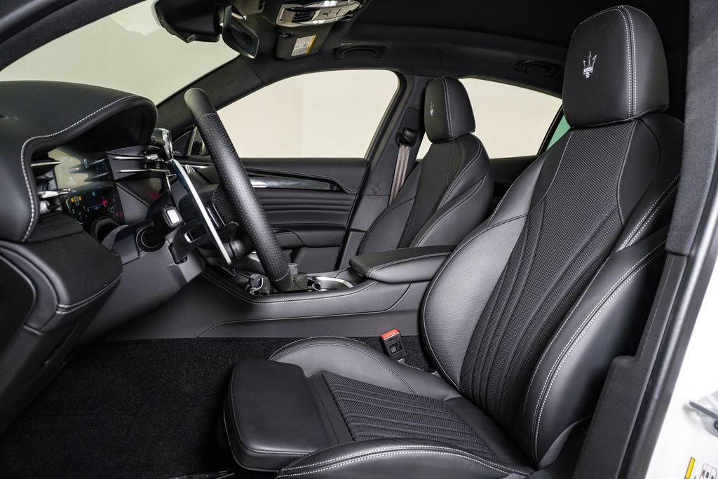 Certified 2025 Maserati Grecale Modena AWD/4WD image 18