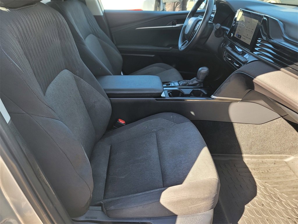 Used 2025 Toyota Camry LE image 22