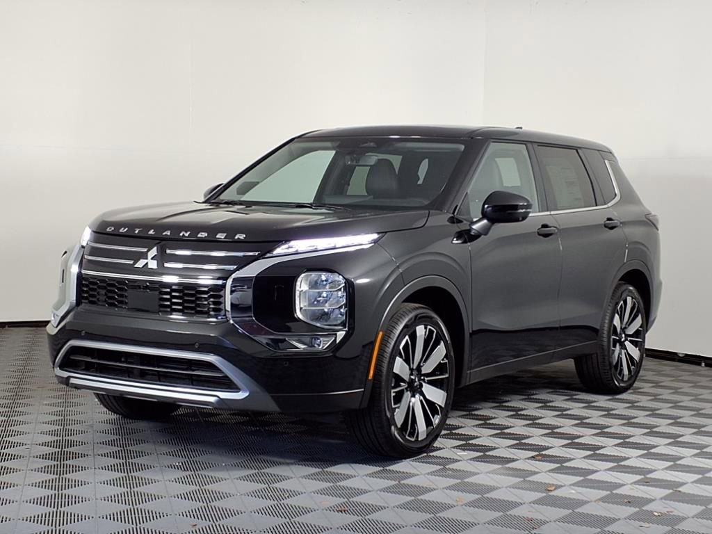 Used 2025 Mitsubishi Outlander SE AWD/4WD image 3