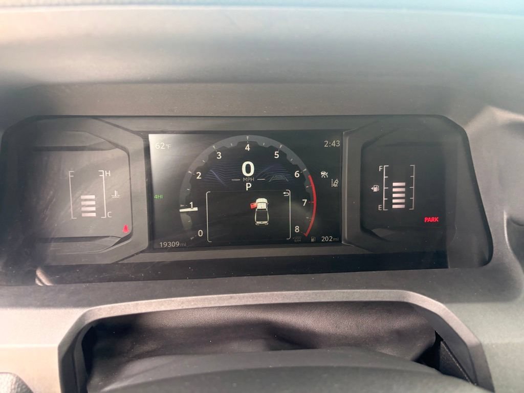 Used 2025 Toyota Tacoma SR AWD/4WD image 12