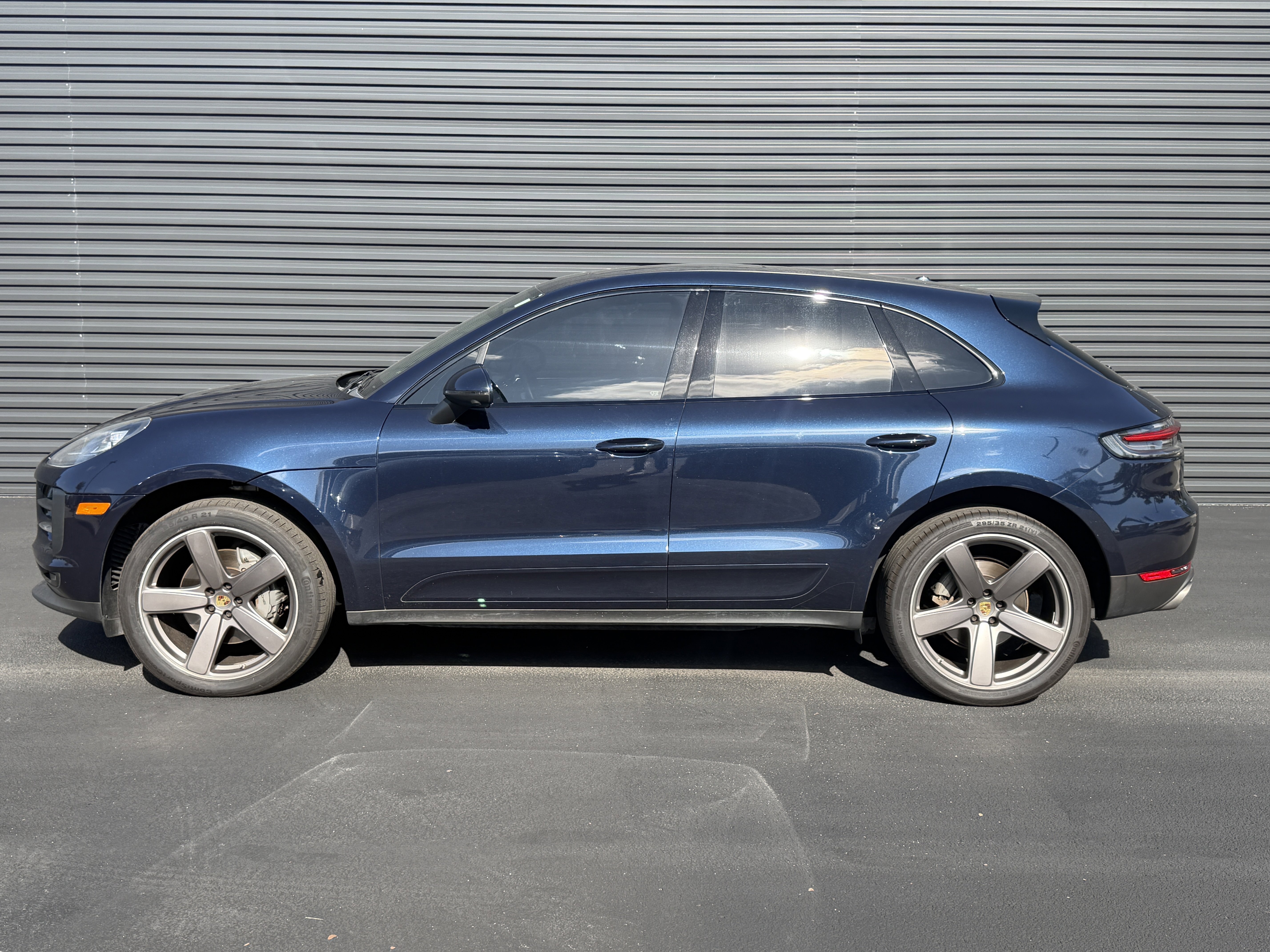 Used 2021 Porsche Macan S AWD/4WD image 2