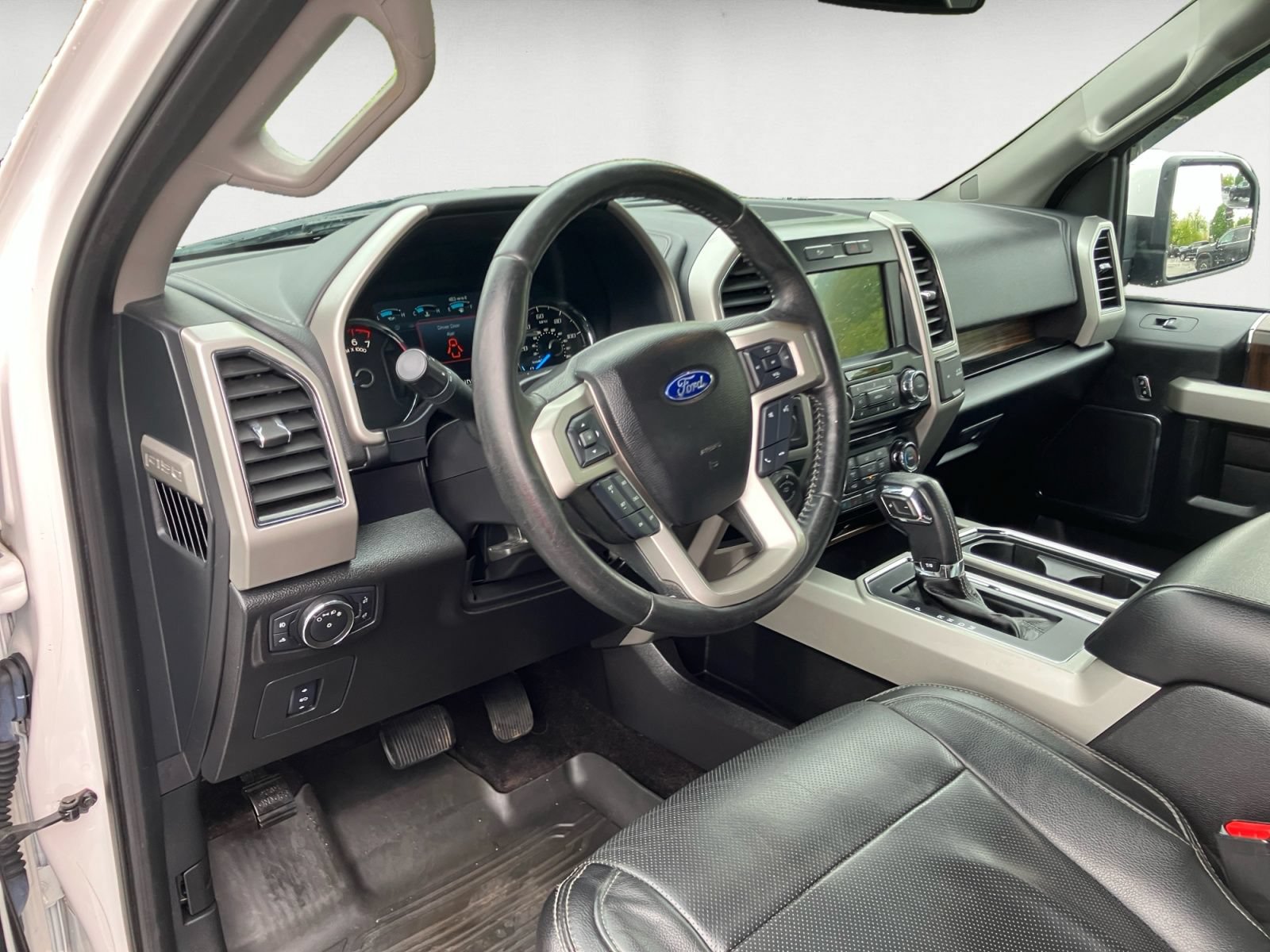 Used 2017 Ford F150 Lariat AWD/4WD image 11
