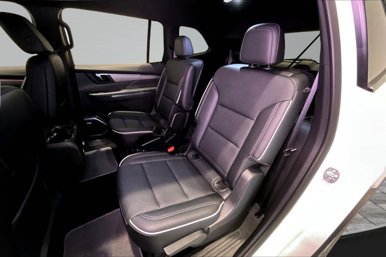 Used 2025 Buick Enclave Preferred image 22