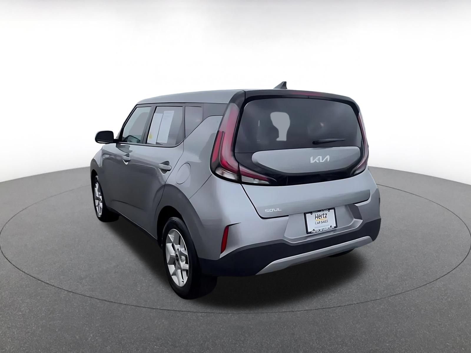 Used 2025 Kia Soul LX w/ LX Technology Package FWD image 10