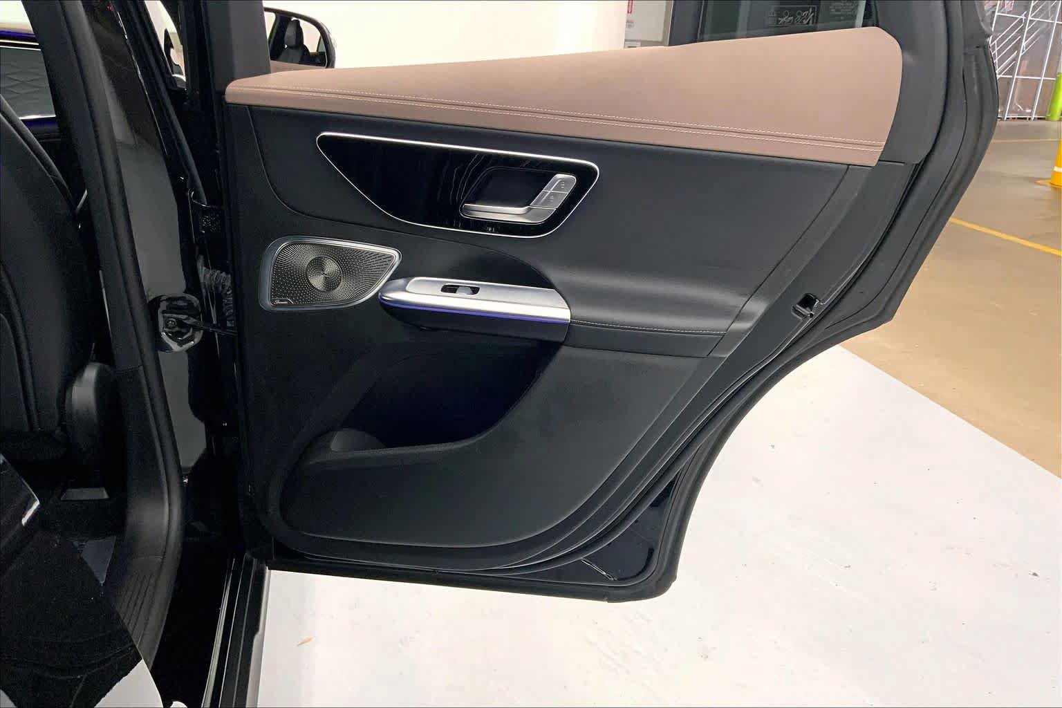 Used 2023 Mercedes-Benz EQE 350+ SUV image 12
