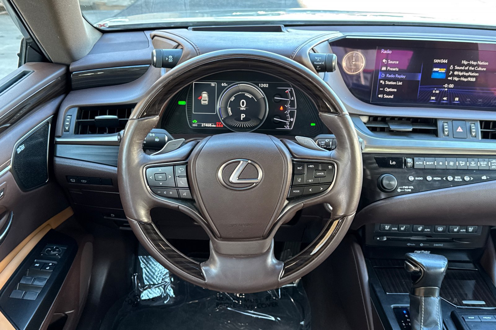 Used 2019 Lexus ES 300h w/ Accessory Package 2 FWD image 16
