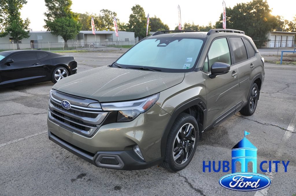 Used 2025 Subaru Forester Limited AWD/4WD image 1