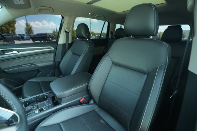 Used 2023 Volkswagen Atlas SE w/ Panoramic Sunroof Package FWD image 41