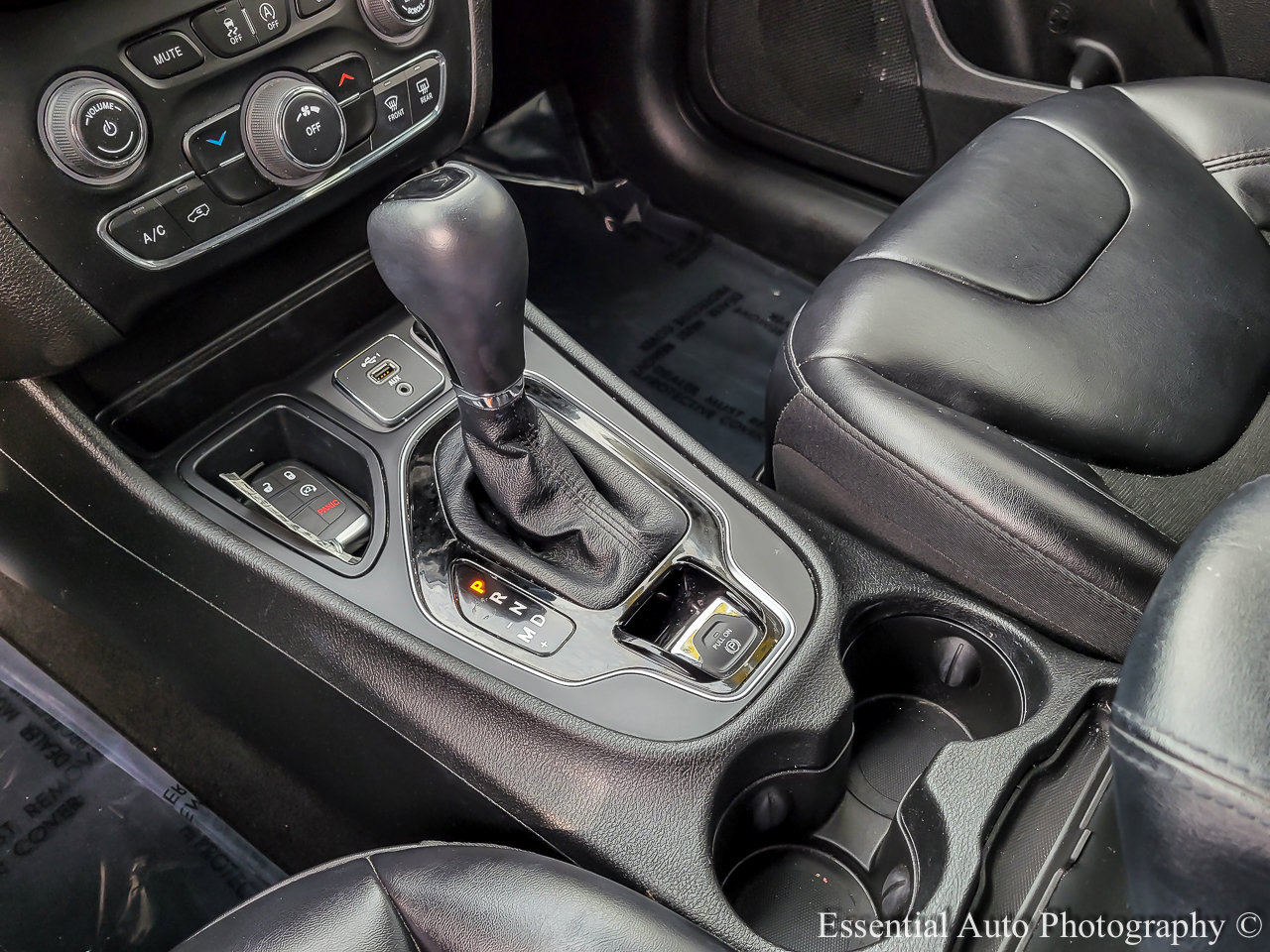 Used 2021 Jeep Cherokee Latitude Plus image 21