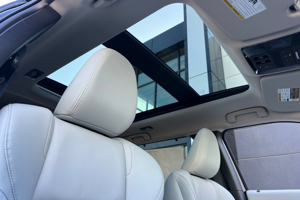 New 2026 Mitsubishi Outlander SEL FWD image 18
