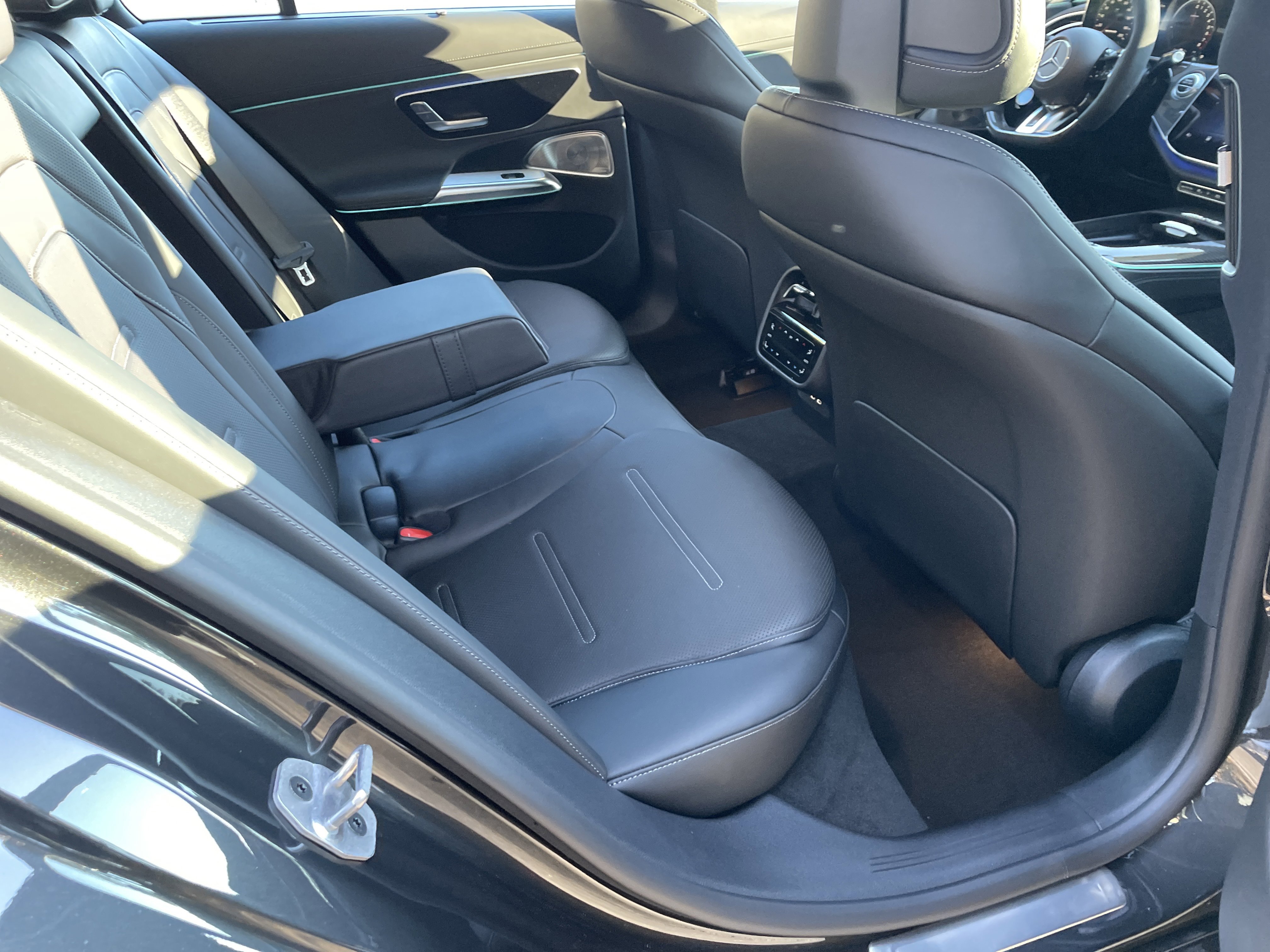 New 2026 Mercedes-Benz E 53 AMG e 4MATIC Sedan image 40