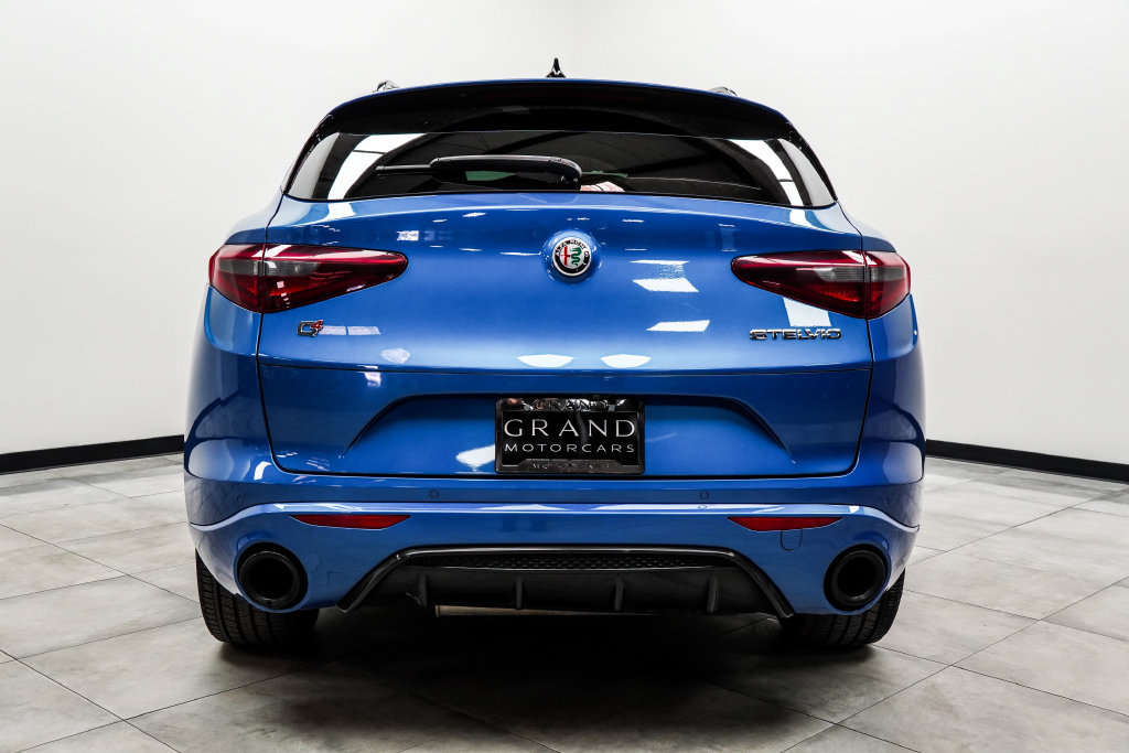 Used 2023 Alfa Romeo Stelvio Veloce AWD/4WD image 11