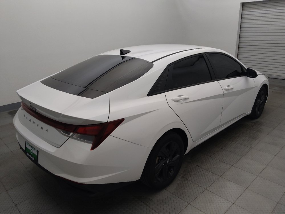 Used 2022 Hyundai Elantra SEL FWD image 9