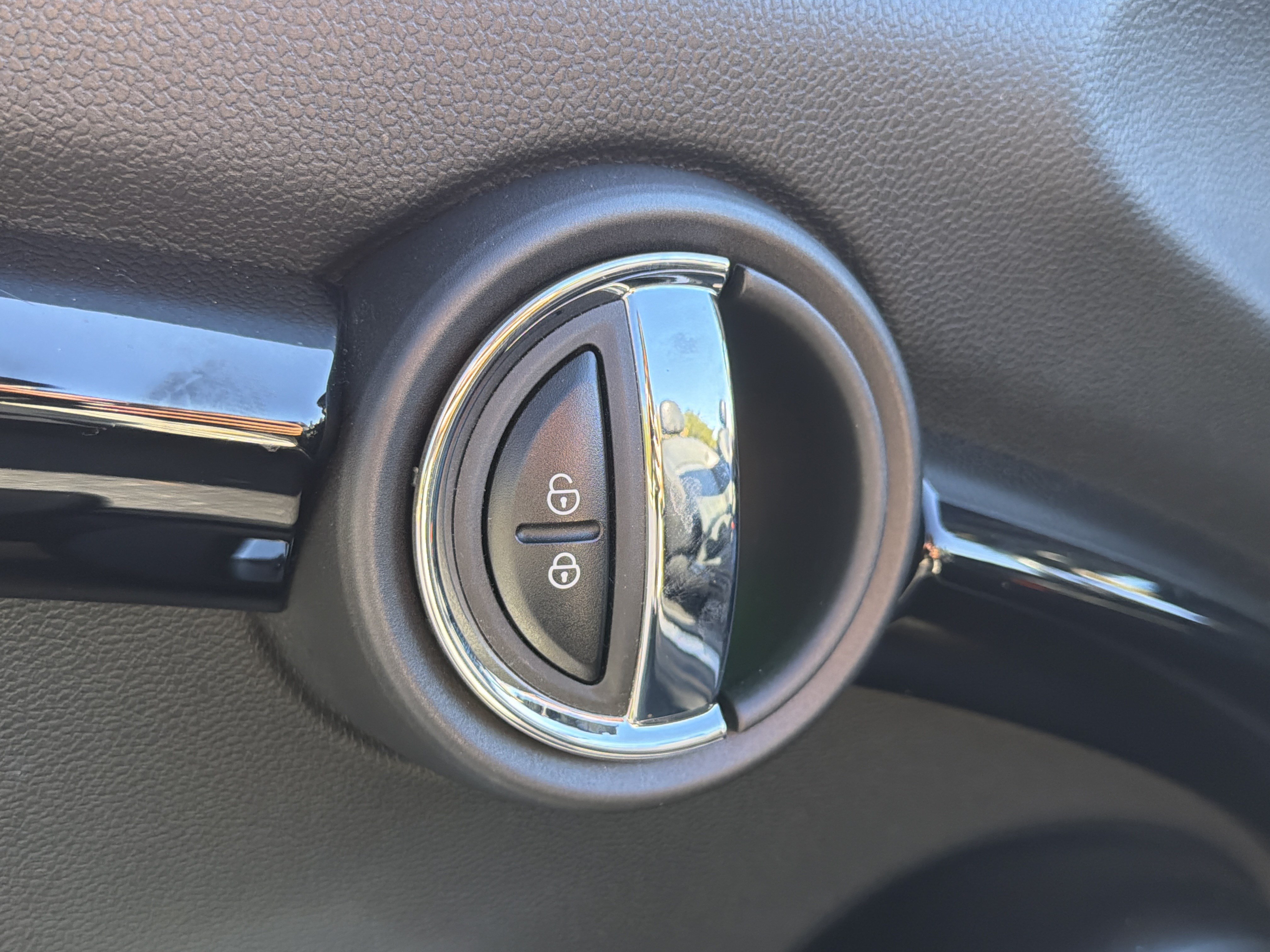 Used 2021 MINI Cooper S FWD image 24