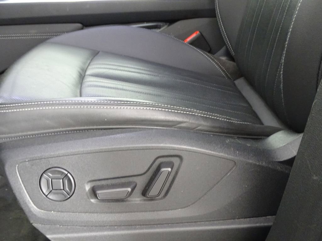 Used 2021 Audi e-tron Premium Plus image 19