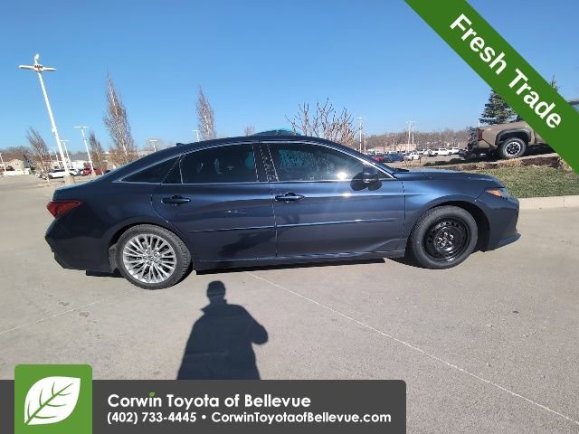 Used 2019 Toyota Avalon Limited w/ Advanced Safety Package image 2