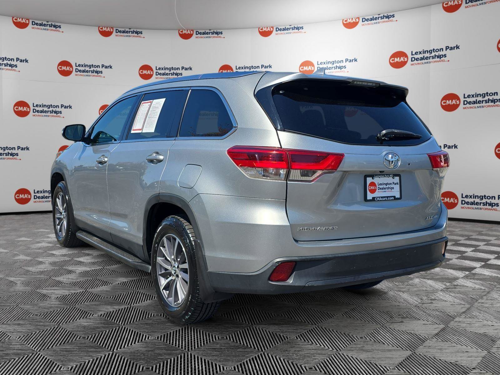 Used 2019 Toyota Highlander XLE image 5