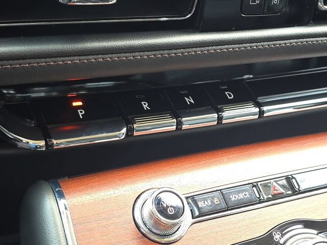 Used 2023 Lincoln Aviator Reserve w/ Equipment Group 201A AWD/4WD image 36