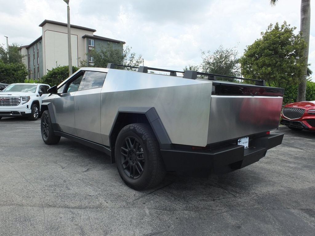 Used 2025 Tesla Cybertruck AWD Crew Cab image 13
