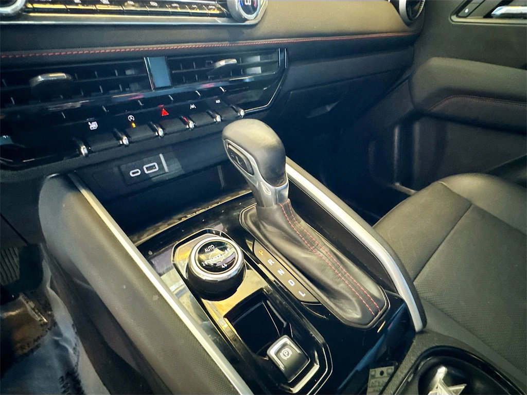 Used 2024 Chevrolet Colorado Z71 w/ Z71 Convenience Package 2 image 17