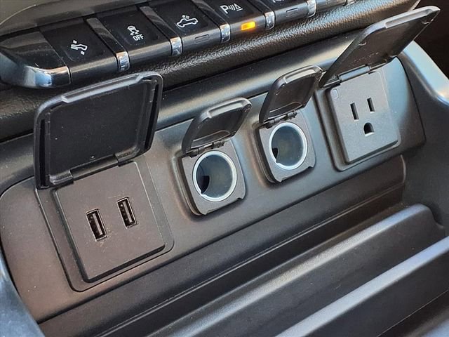 Used 2017 Chevrolet Silverado 2500 High Country w/ Duramax Plus Package image 17