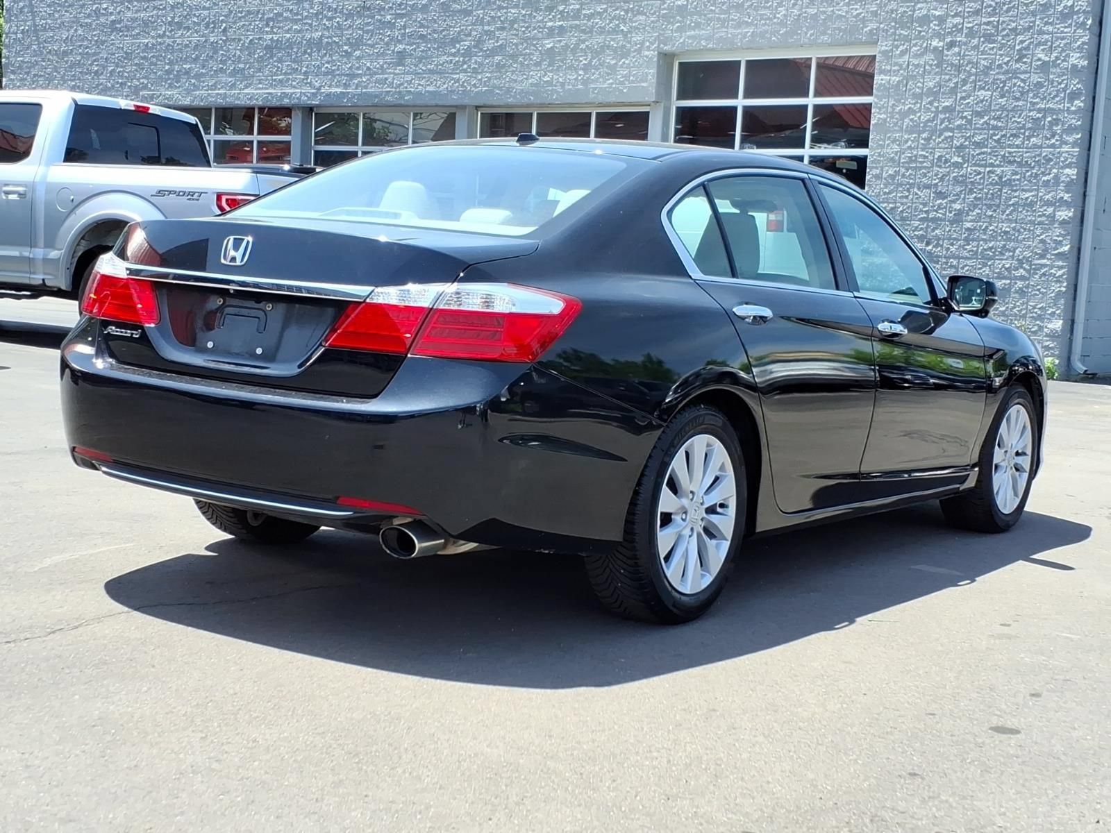 Used 2015 Honda Accord EX-L image 5