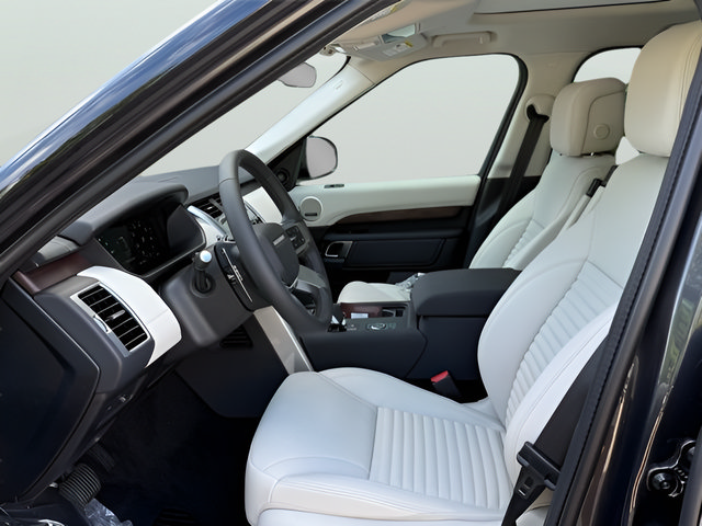 Certified 2025 Land Rover Discovery S AWD/4WD image 16