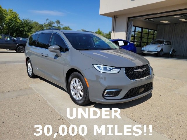 Used 2022 Chrysler Pacifica Touring-L