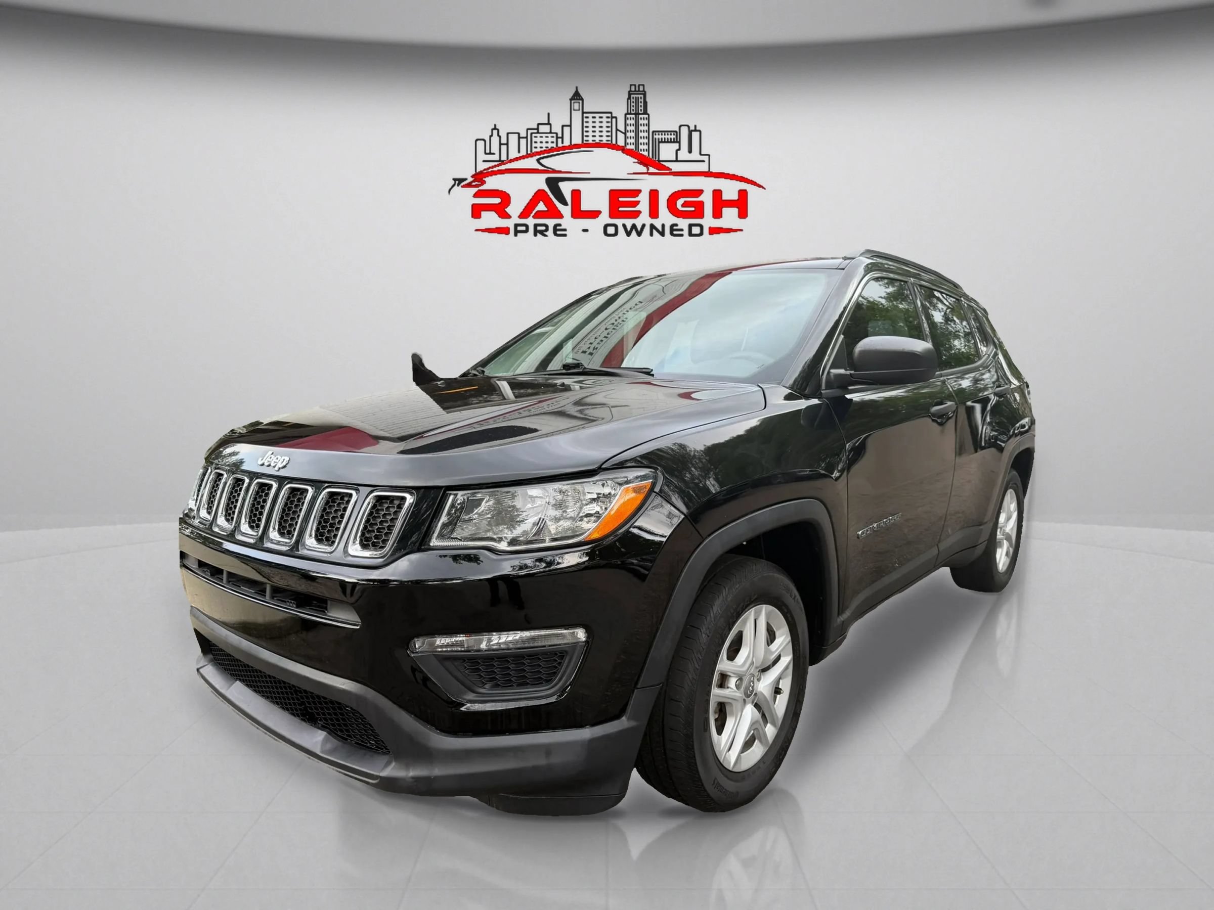 Used 2021 Jeep Compass Sport FWD image 2