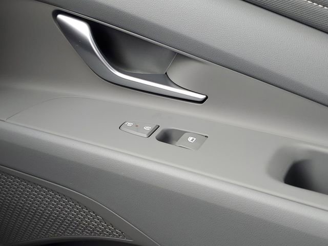 New 2026 Hyundai Elantra Sport FWD image 29