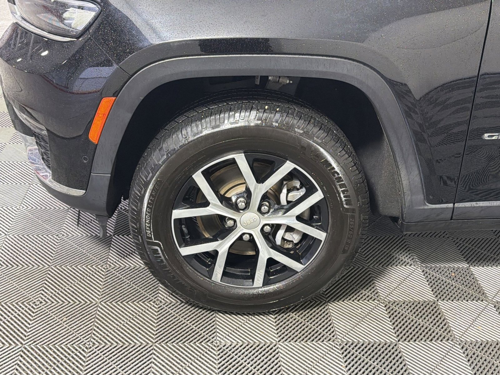 Used 2023 Jeep Grand Cherokee L Limited w/ Luxury Tech Group II image 7