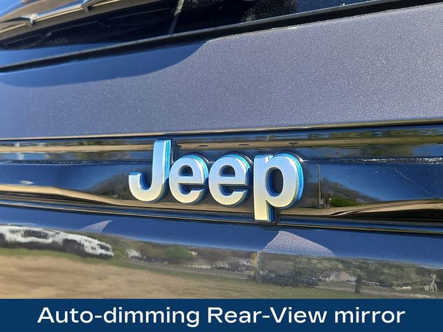 Used 2024 Jeep Grand Cherokee Summit w/ Luxury Tech Group V AWD/4WD image 33