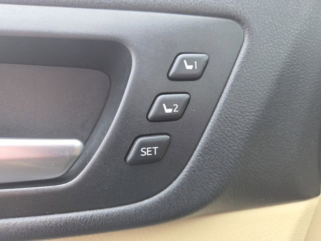 Used 2014 Toyota Highlander Limited w/ Driver Technology Package image 12