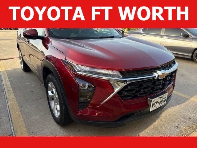Used 2024 Chevrolet Trax LS w/ LS Convenience Package FWD image 1