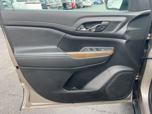 Used 2023 GMC Acadia SLE image 25