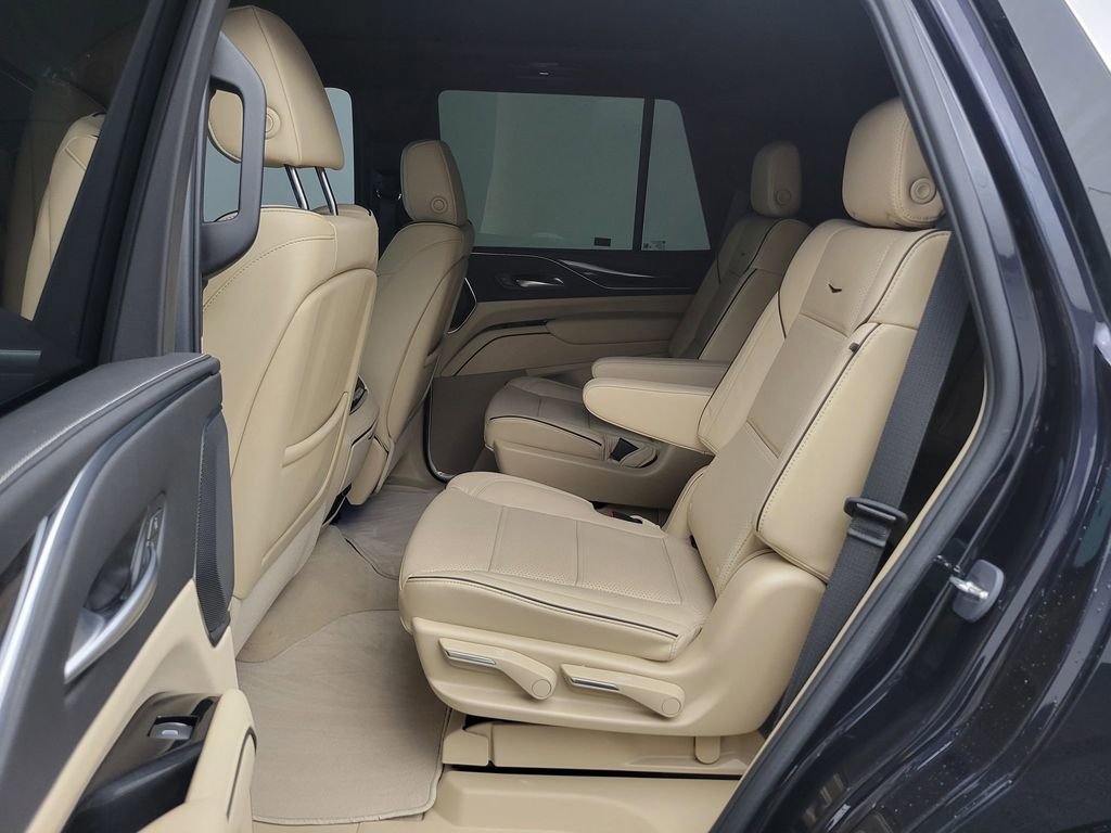 Used 2023 Cadillac Escalade Premium Luxury w/ Performance Package image 13