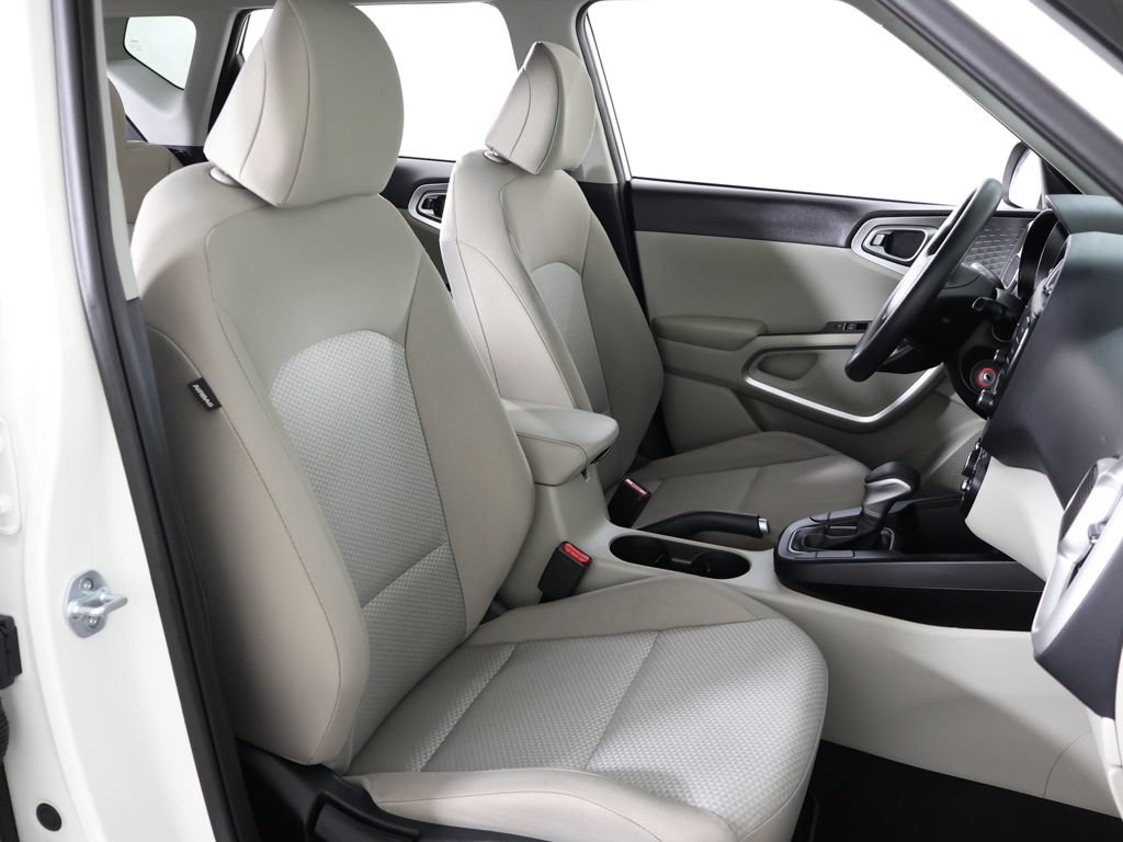 Certified 2023 Kia Soul LX w/ LX Technology Package FWD image 28