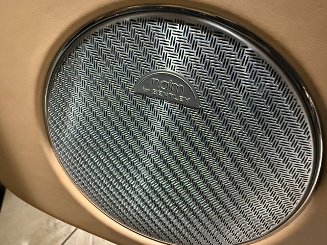 Used 2017 Bentley Bentayga AWD/4WD image 24