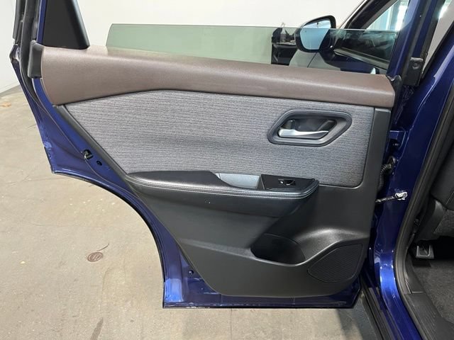 Used 2023 Nissan Rogue SV FWD image 19