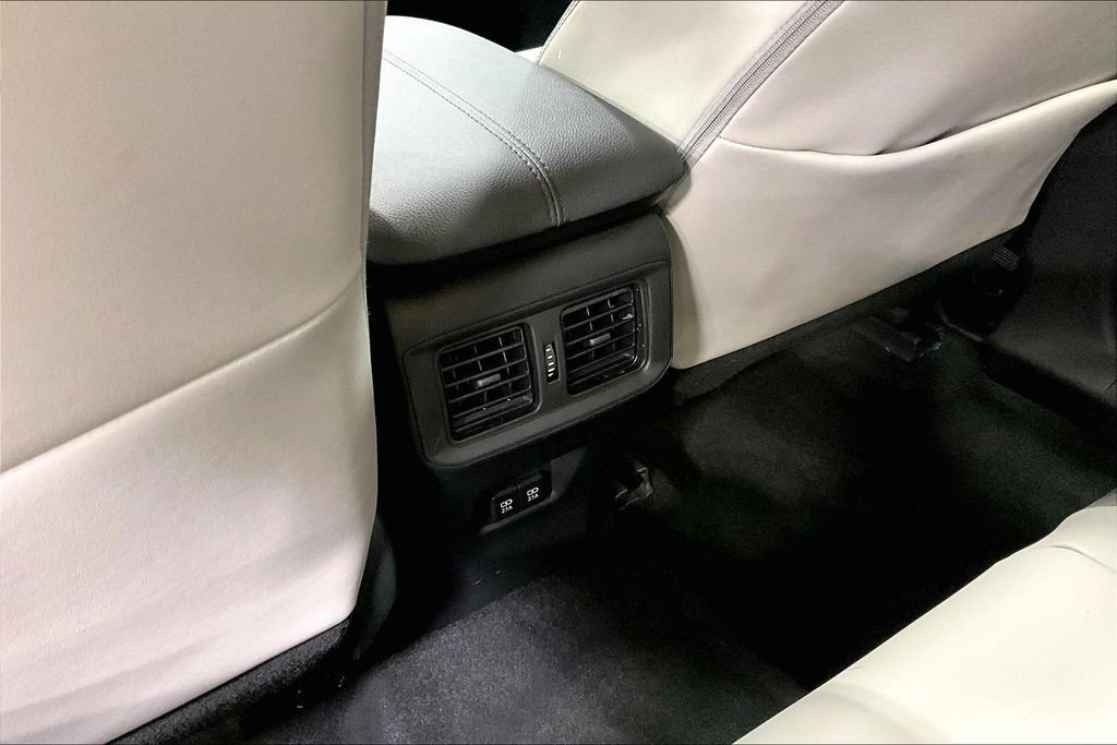 Used 2021 Toyota RAV4 Limited AWD/4WD image 10