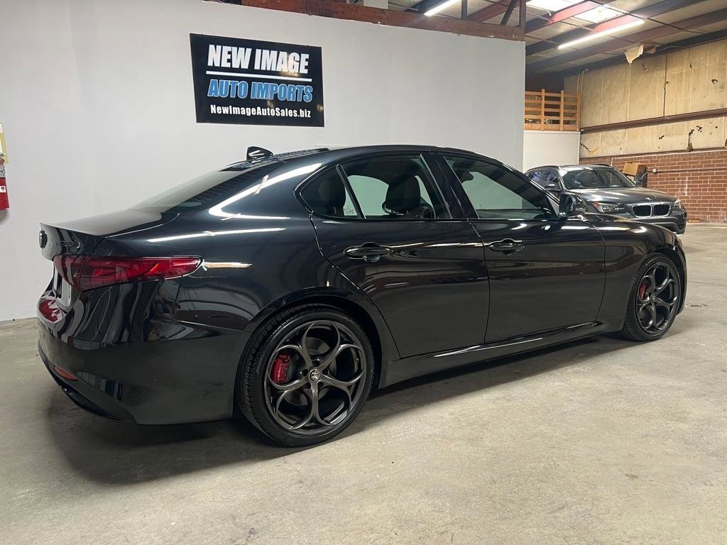 Used 2021 Alfa Romeo Giulia Ti Sport image 2