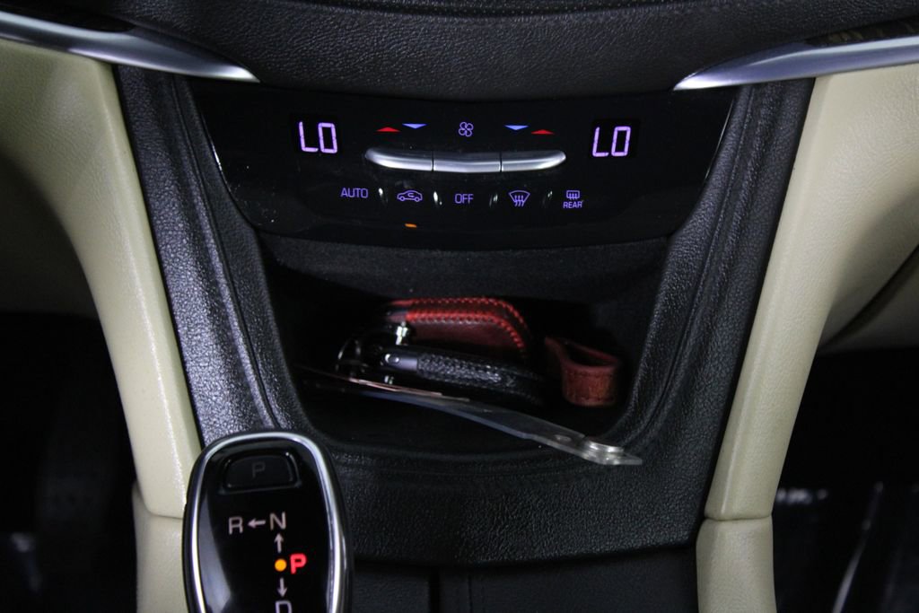 Used 2018 Cadillac XT5 FWD w/ LPO, Wheel Lock Package image 22