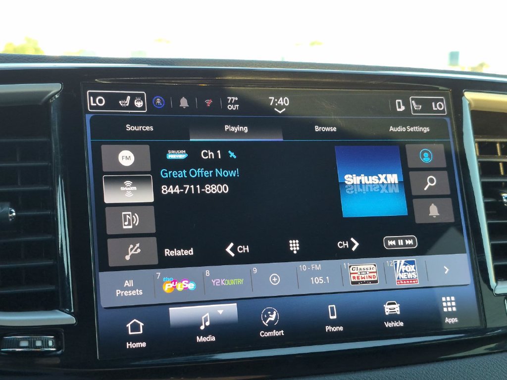 Used 2025 Chrysler Pacifica Select FWD image 27