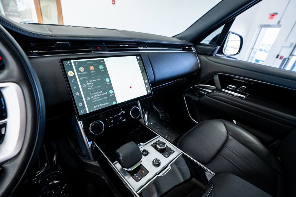 Used 2022 Land Rover Range Rover SE image 40