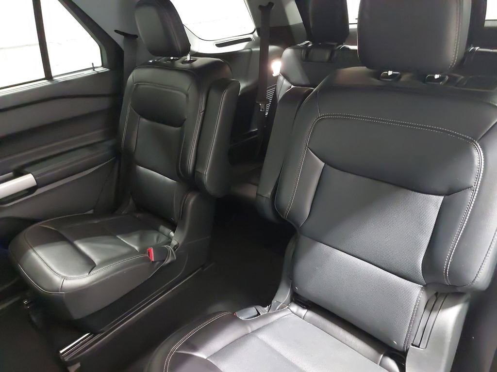 Used 2022 Ford Explorer Limited image 16