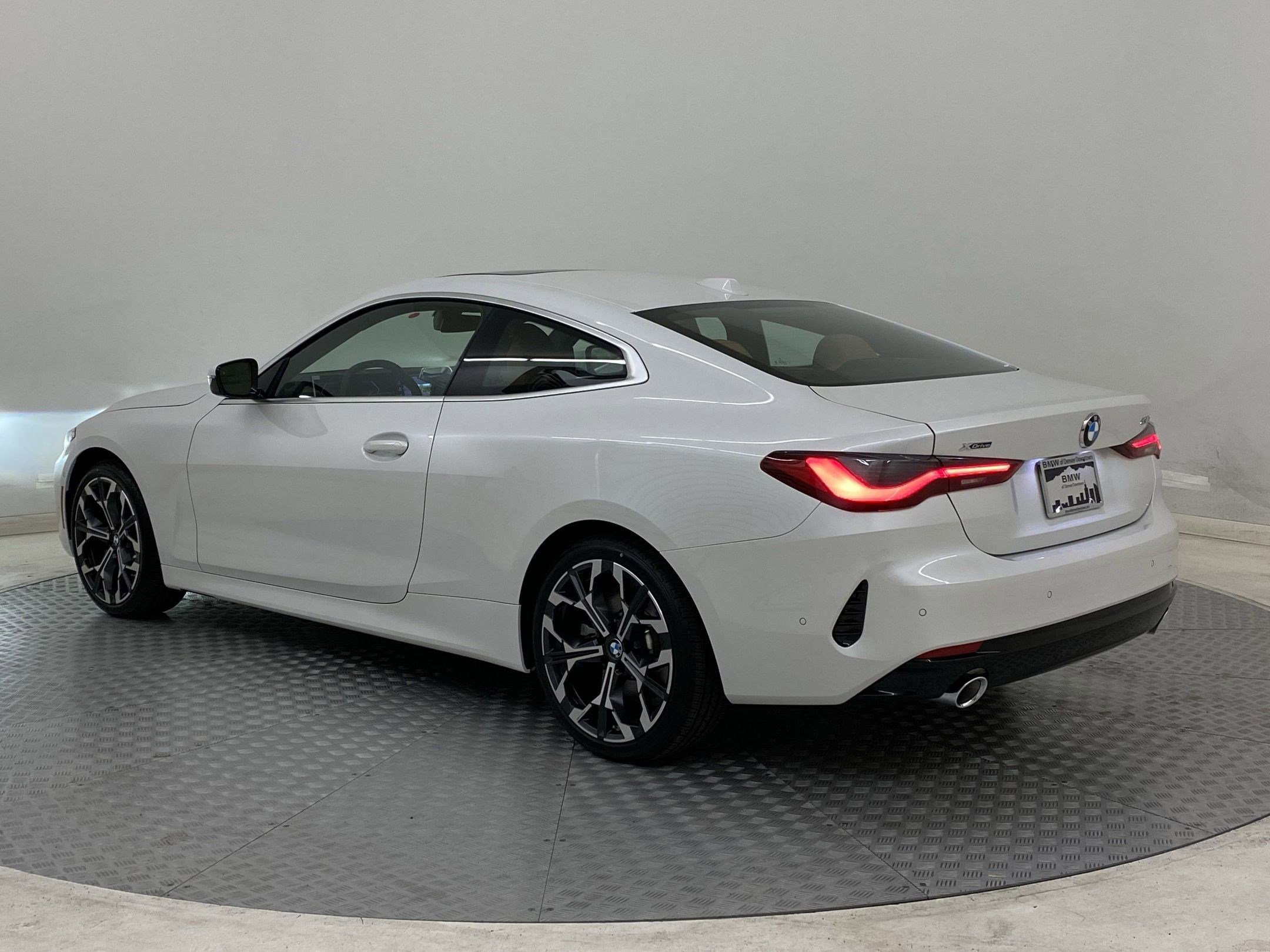 Used 2026 BMW 430i xDrive Coupe w/ Premium Package AWD/4WD image 3