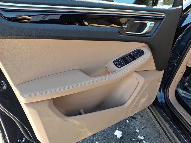 Used 2023 Porsche Macan T image 14